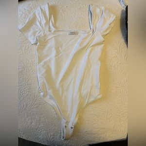 Babaton contour, body suit, white size large